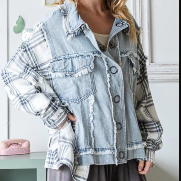 Oli & Hali NWT Blue/White Jean Jacket w oversized snap buttons and plaid sleeves - Picture 3 of 16